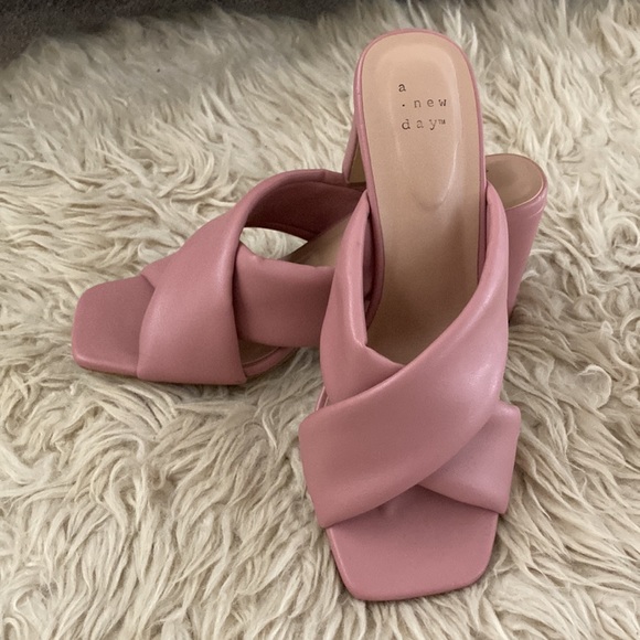A New Day Blush pink heel, open toe sandal, block heel, size 9. - Picture 6 of 7